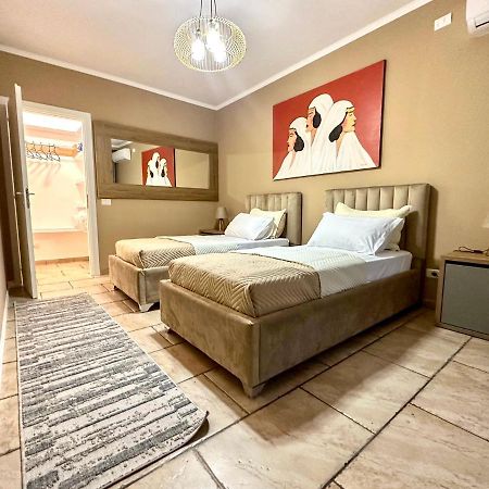 Amos City Center Apartment Tirana Kültér fotó