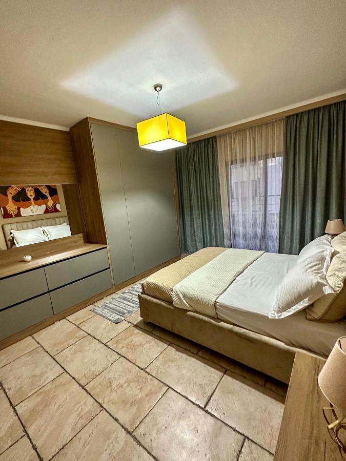 Amos City Center Apartment Tirana Kültér fotó