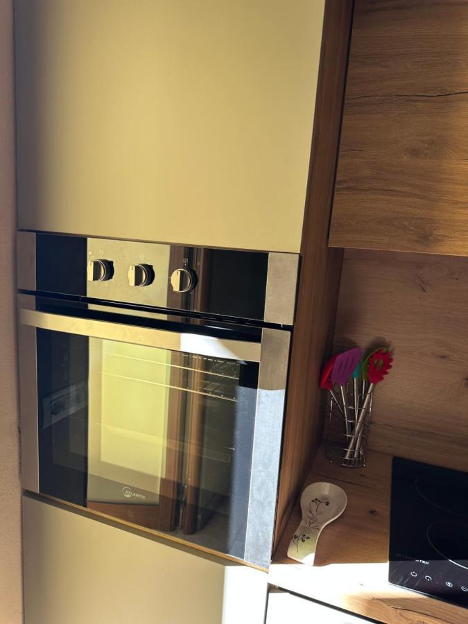 Amos City Center Apartment Tirana Kültér fotó