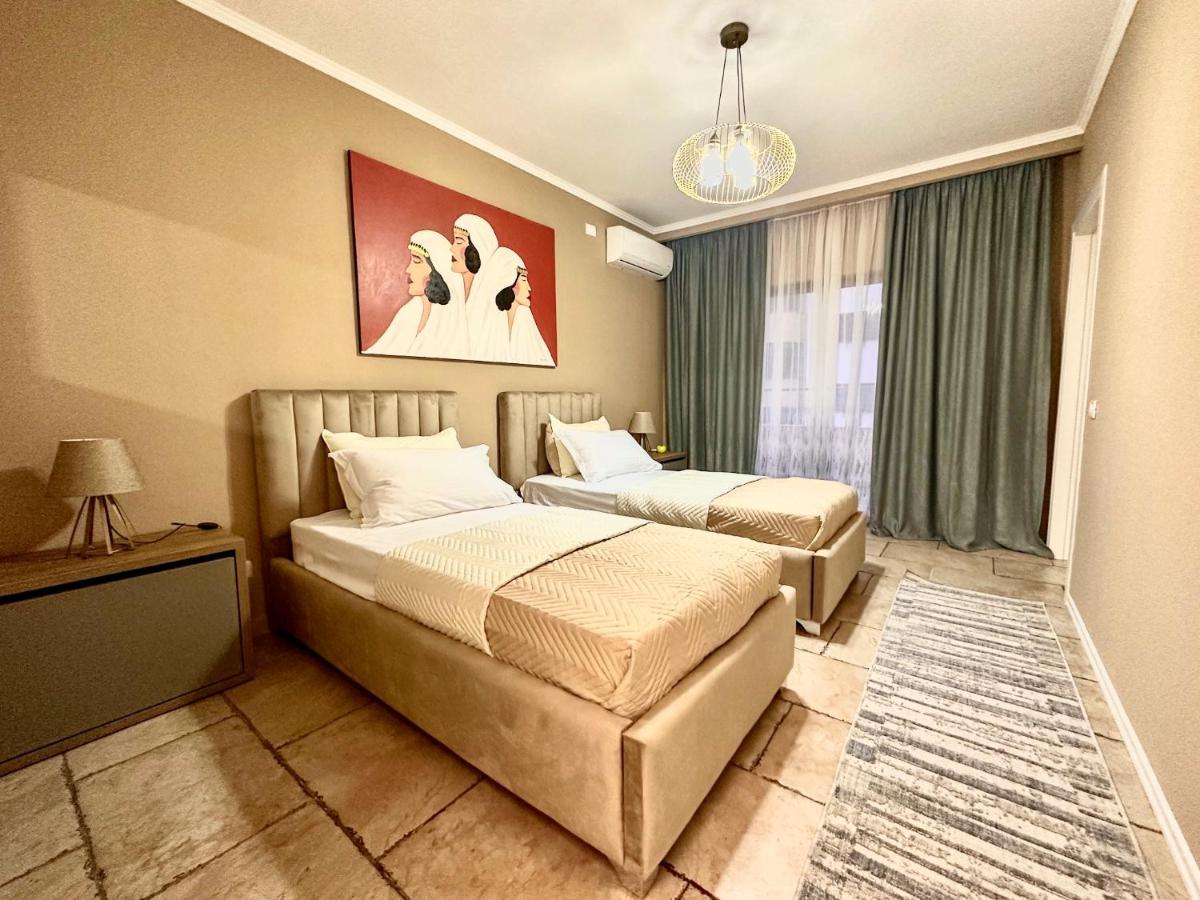 Amos City Center Apartment Tirana Kültér fotó