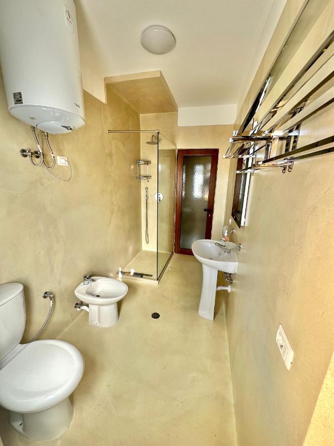 Amos City Center Apartment Tirana Kültér fotó
