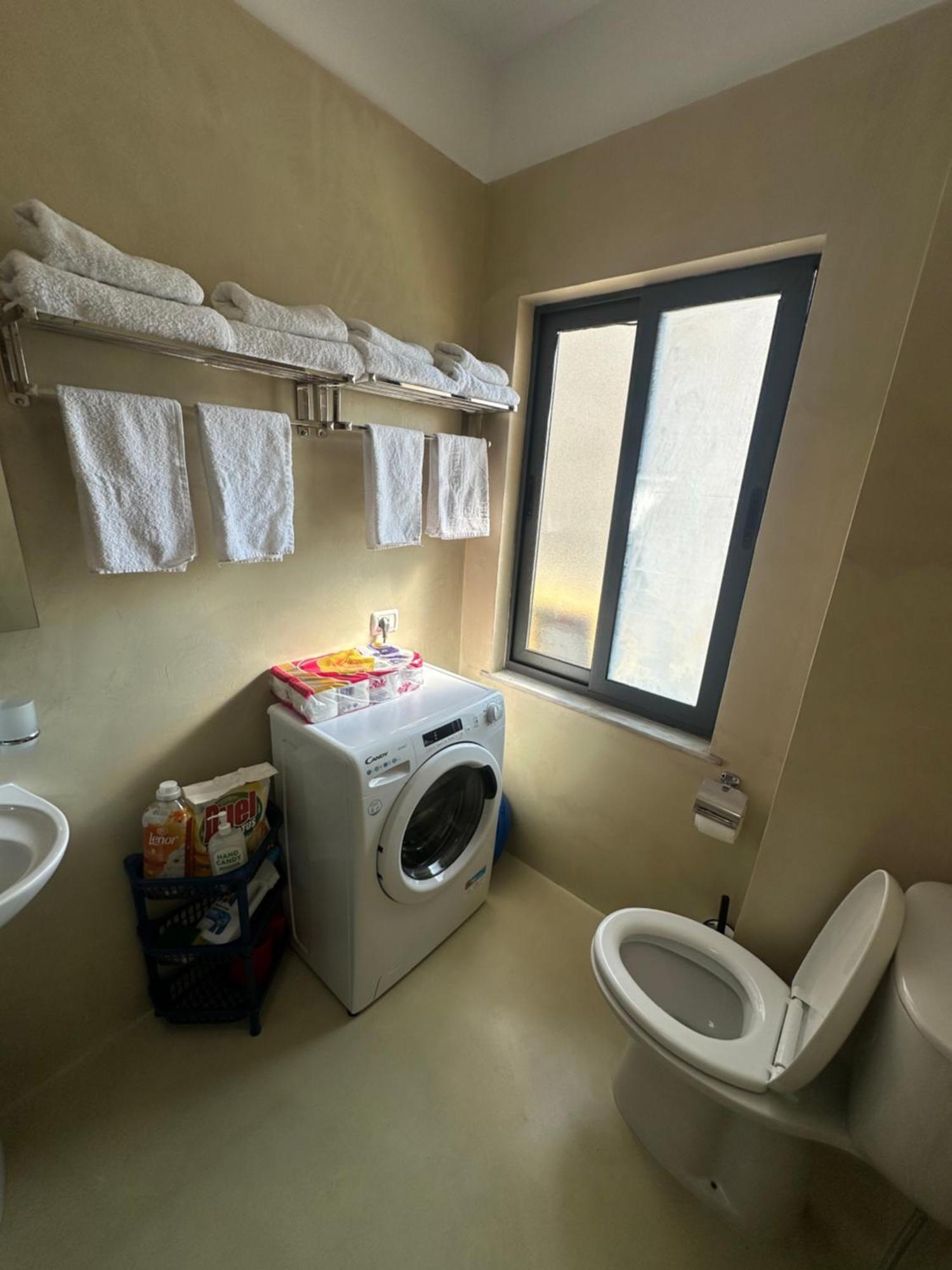 Amos City Center Apartment Tirana Kültér fotó